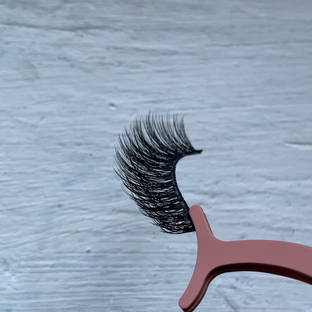 Lashes - Picture 5 of 5